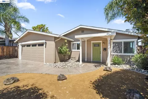 Exterior - 38 Kings Ct, Bay Point, CA 94565 photo 12 of 13