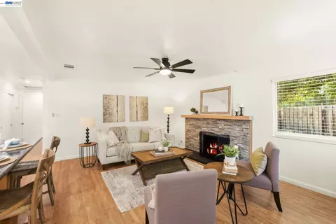 Living - 38 Kings Ct, Bay Point, CA 94565 photo 1 of 4