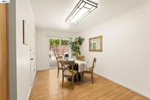 Dining - 38 Kings Ct, Bay Point, CA 94565 photo 1 of 2