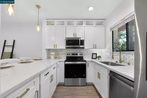112 N Villa Way, Walnut Creek, CA 94595