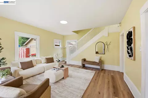 Living - 359 Parrott St, San Leandro, CA 94577 photo 2 of 5
