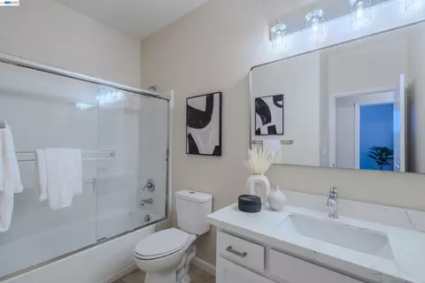 Bath - 2586 Tampico Dr, Bay Point, CA 94565 photo 5 of 5
