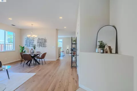 Entry Way - 2586 Tampico Dr, Bay Point, CA 94565 photo 1 of 1