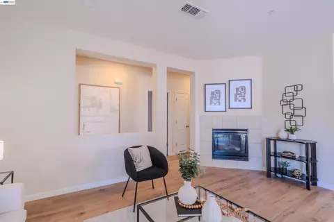 Living - 2586 Tampico Dr, Bay Point, CA 94565 photo 5 of 5