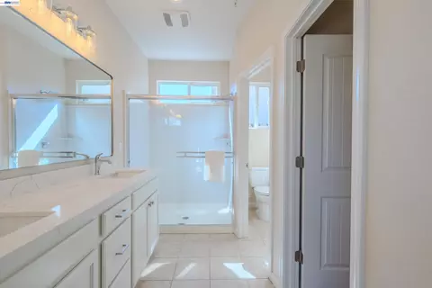 Bath - 2586 Tampico Dr, Bay Point, CA 94565 photo 2 of 5