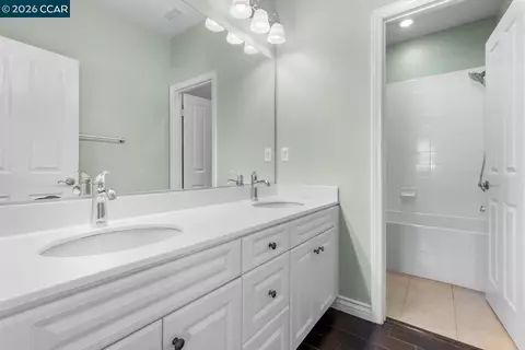 Bath - 217 Mantle, Irvine, CA 92618 photo 5 of 6