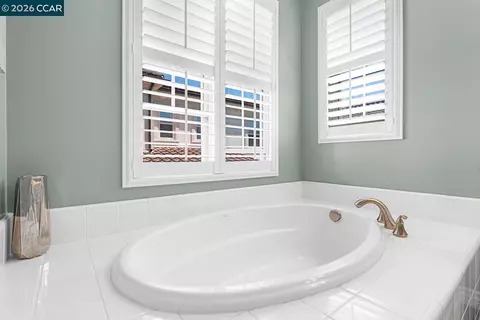 Bath - 217 Mantle, Irvine, CA 92618 photo 4 of 6