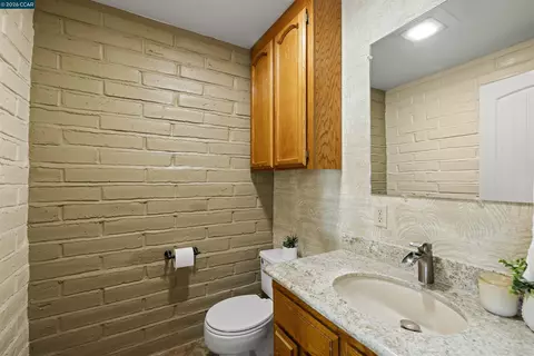 Bath - 9015 Doubletree Ln, Livermore, CA 94551 photo 1 of 3