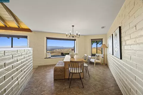 Dining - 9015 Doubletree Ln, Livermore, CA 94551 photo 3 of 3