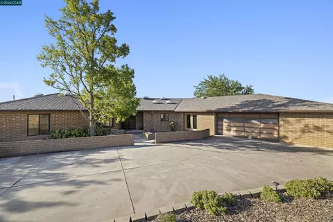 Exterior - 9015 Doubletree Ln, Livermore, CA 94551 photo 4 of 13