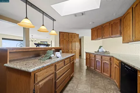 Kitchen - 9015 Doubletree Ln, Livermore, CA 94551 photo 3 of 3