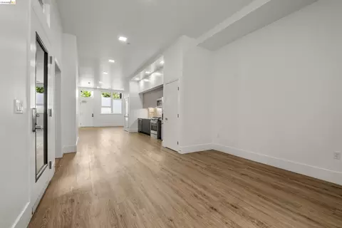 1545 32nd St #110, Oakland, CA 94608