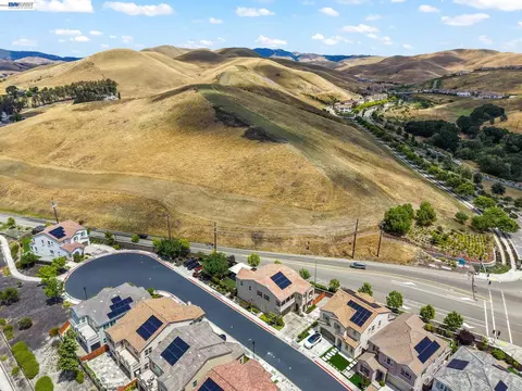 View/Area - 7200 Kylemore Ct, Dublin, CA 94568 photo 4 of 7