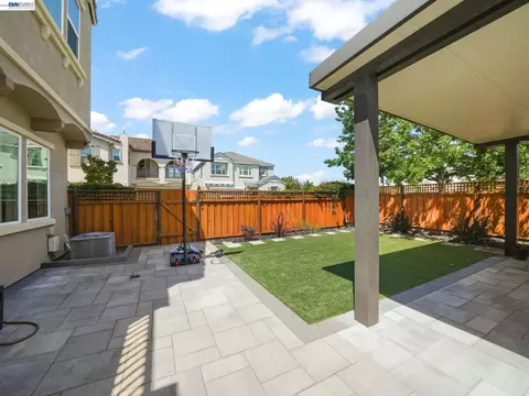 Exterior - 7200 Kylemore Ct, Dublin, CA 94568 photo 7 of 10