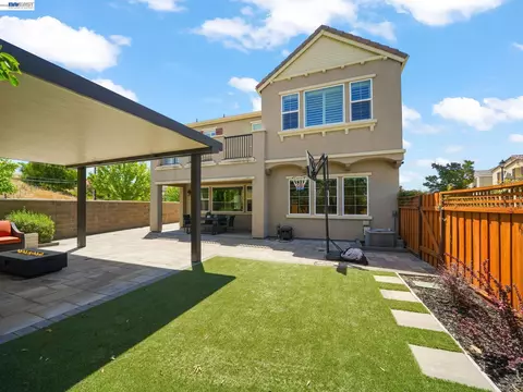 Exterior - 7200 Kylemore Ct, Dublin, CA 94568 photo 9 of 10