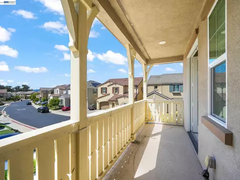 Exterior - 7200 Kylemore Ct, Dublin, CA 94568 photo 3 of 10