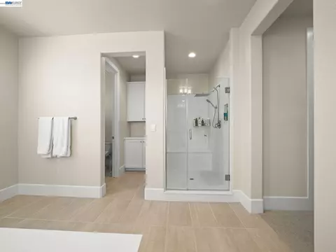 Bath - 7200 Kylemore Ct, Dublin, CA 94568 photo 3 of 5