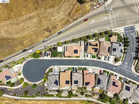 View/Area - 7200 Kylemore Ct, Dublin, CA 94568 photo 2 of 7