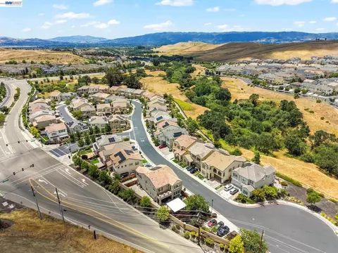 View/Area - 7200 Kylemore Ct, Dublin, CA 94568 photo 6 of 7