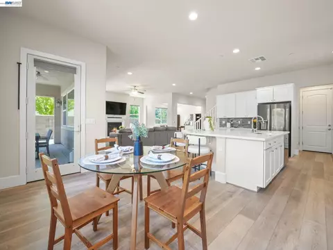Dining - 7200 Kylemore Ct, Dublin, CA 94568 photo 2 of 4