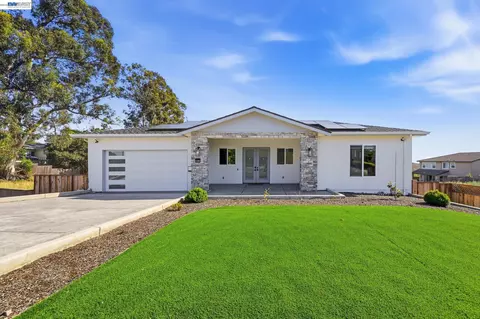 4683 Proctor Rd, Castro Valley, CA 94546