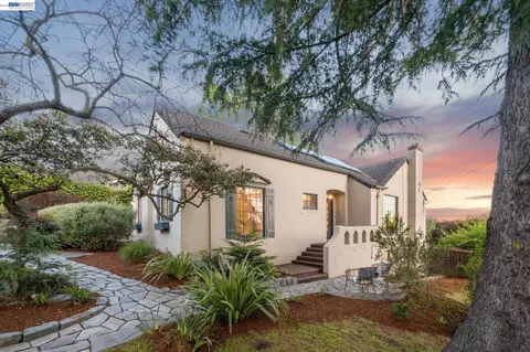 6968 Thornhill Dr, Oakland, CA 94611