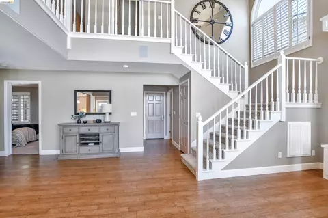 Entry Way - 4775 Discovery Pt, Discovery Bay, CA 94505 photo 3 of 5