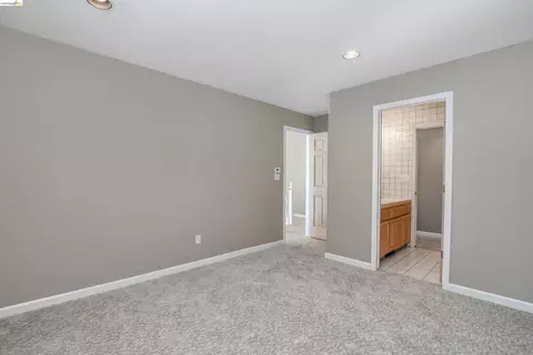 Bedroom - 4775 Discovery Pt, Discovery Bay, CA 94505 photo 4 of 7