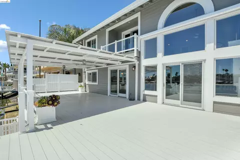 Exterior - 4775 Discovery Pt, Discovery Bay, CA 94505 photo 4 of 5