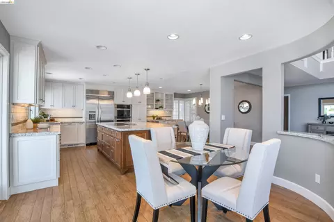 Dining - 4775 Discovery Pt, Discovery Bay, CA 94505 photo 2 of 2