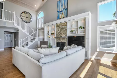 Living - 4775 Discovery Pt, Discovery Bay, CA 94505 photo 5 of 6