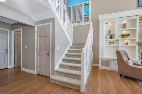 Entry Way - 4775 Discovery Pt, Discovery Bay, CA 94505 photo 4 of 5