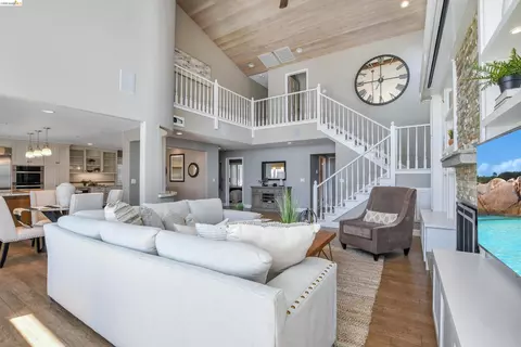 Living - 4775 Discovery Pt, Discovery Bay, CA 94505 photo 4 of 6