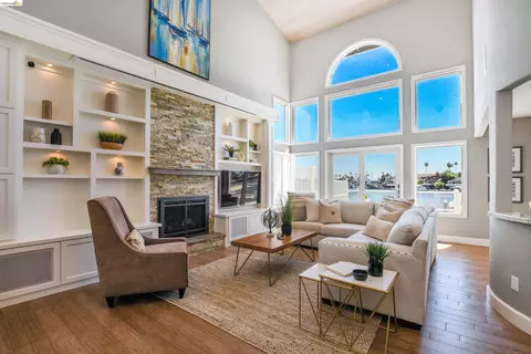Living - 4775 Discovery Pt, Discovery Bay, CA 94505 photo 2 of 6