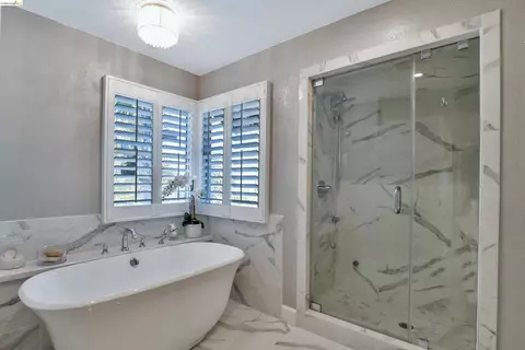 Bath - 4775 Discovery Pt, Discovery Bay, CA 94505 photo 5 of 5