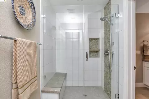 Bath - 4775 Discovery Pt, Discovery Bay, CA 94505 photo 2 of 5
