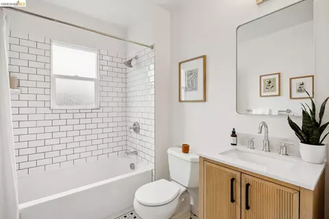 Bath - 1357 E 25th St, Oakland, CA 94606 photo 2 of 3