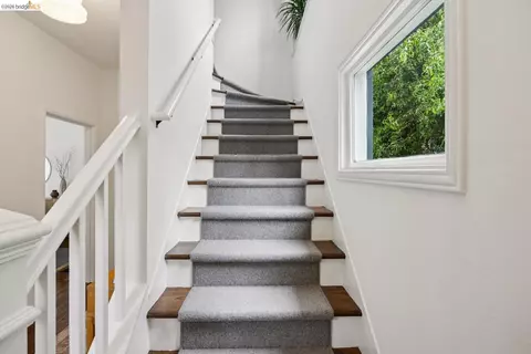 Entry Way - 1357 E 25th St, Oakland, CA 94606 photo 4 of 4