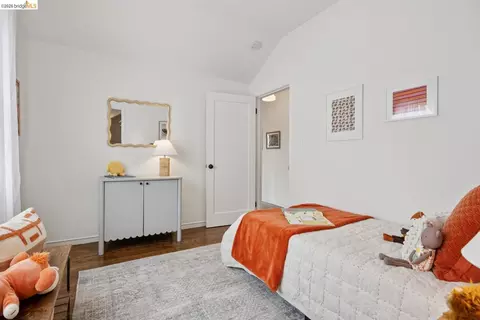 Bedroom - 1357 E 25th St, Oakland, CA 94606 photo 5 of 8