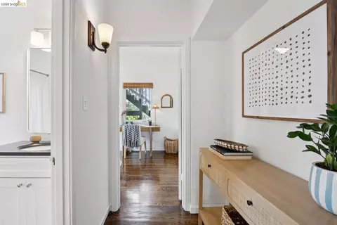Entry Way - 1357 E 25th St, Oakland, CA 94606 photo 3 of 4