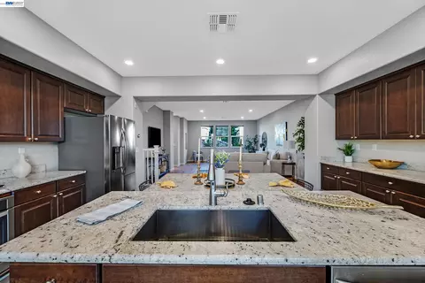 Kitchen - 1270 Gusty Loop #3, Livermore, CA 94550 photo 2 of 2