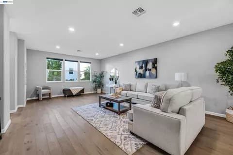 Living - 1270 Gusty Loop #3, Livermore, CA 94550 photo 1 of 3