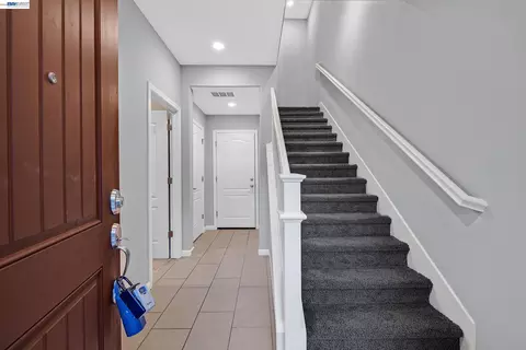 Entry Way - 1270 Gusty Loop #3, Livermore, CA 94550 photo 1 of 1