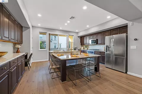 Kitchen - 1270 Gusty Loop #3, Livermore, CA 94550 photo 1 of 2