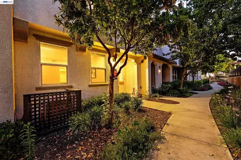 Exterior - 1270 Gusty Loop #3, Livermore, CA 94550 photo 4 of 9