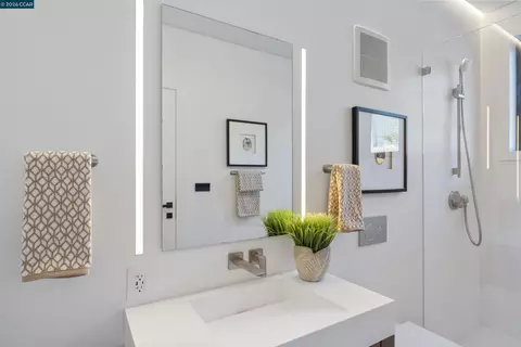 Bath - 12 Diablo Vista Way, Lafayette, CA 94549 photo 3 of 6
