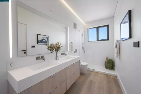 Bath - 12 Diablo Vista Way, Lafayette, CA 94549 photo 4 of 6