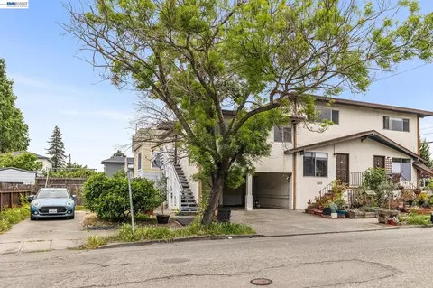 5963 Maccall St, Oakland, CA 94609