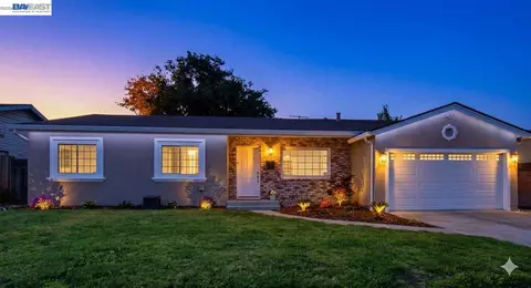 8023 Holanda Ln, Dublin, CA 94568