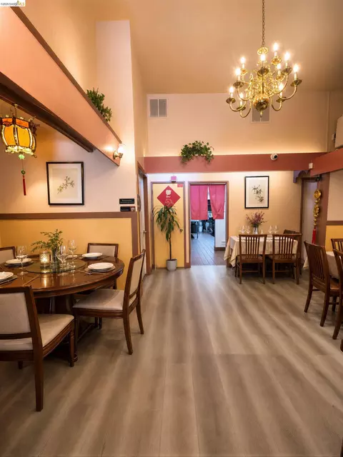 Dining - 721 Main St, Martinez, CA 94553 photo 2 of 2